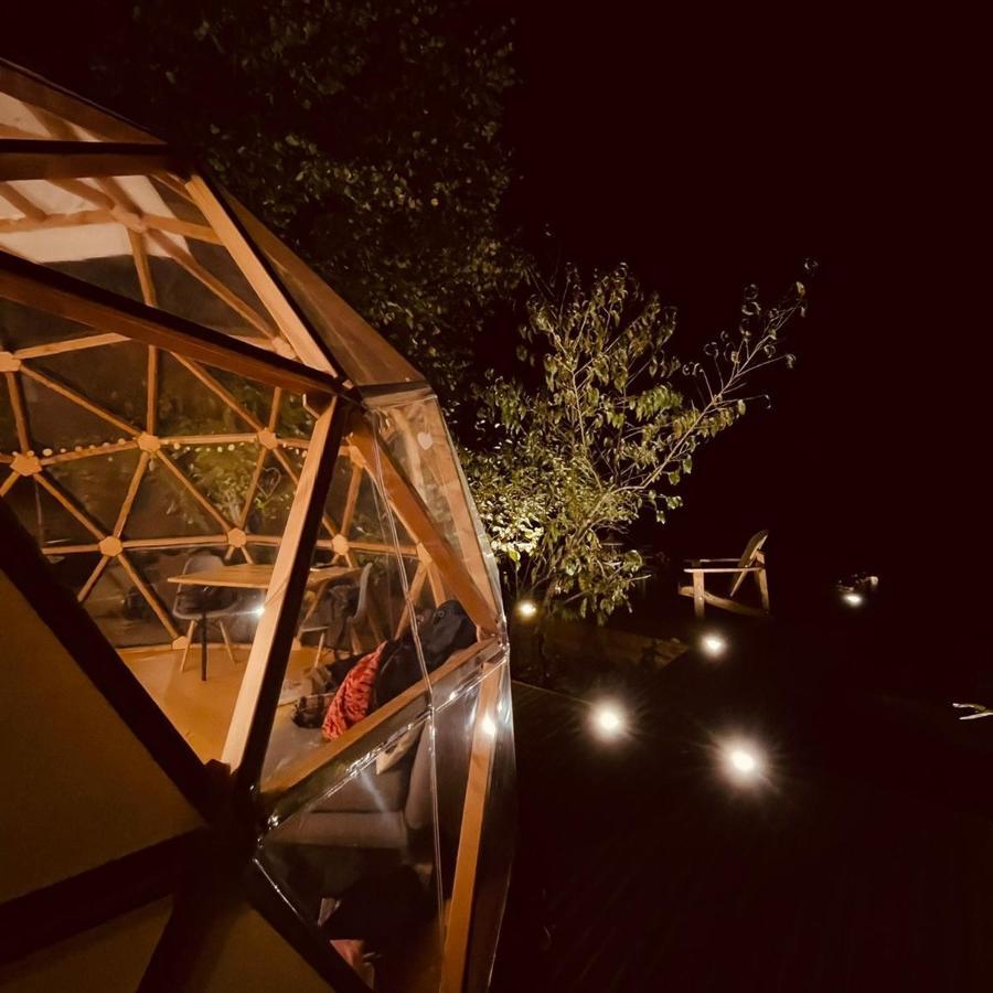Le Dome Aux Oiseaux Hotel Berig-Vintrange ภายนอก รูปภาพ
